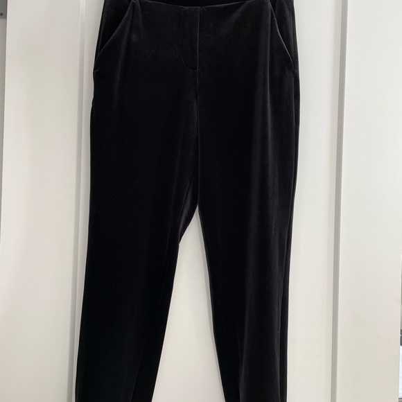 Black velvet pull on pants with side pockets. - Picture 2 of 6
